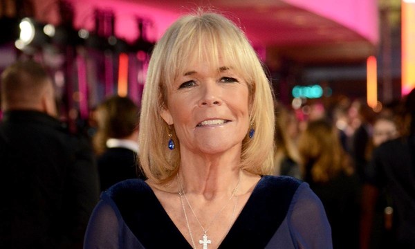 How tall is Linda Robson?